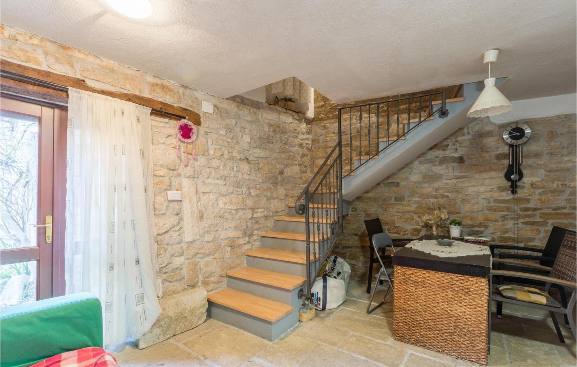 2 Bedroom Stunning Home In Bale Kültér fotó