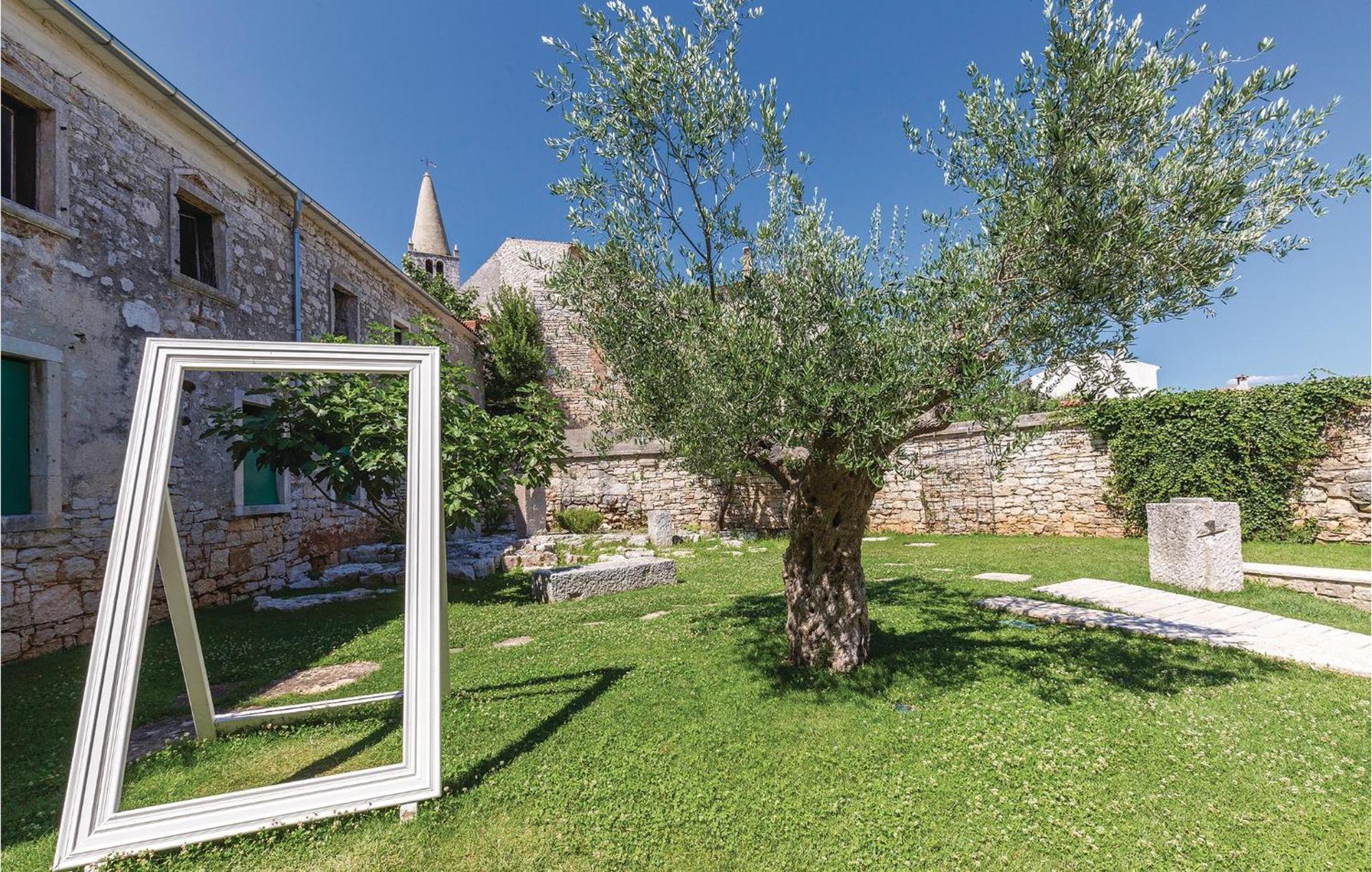 2 Bedroom Stunning Home In Bale Kültér fotó