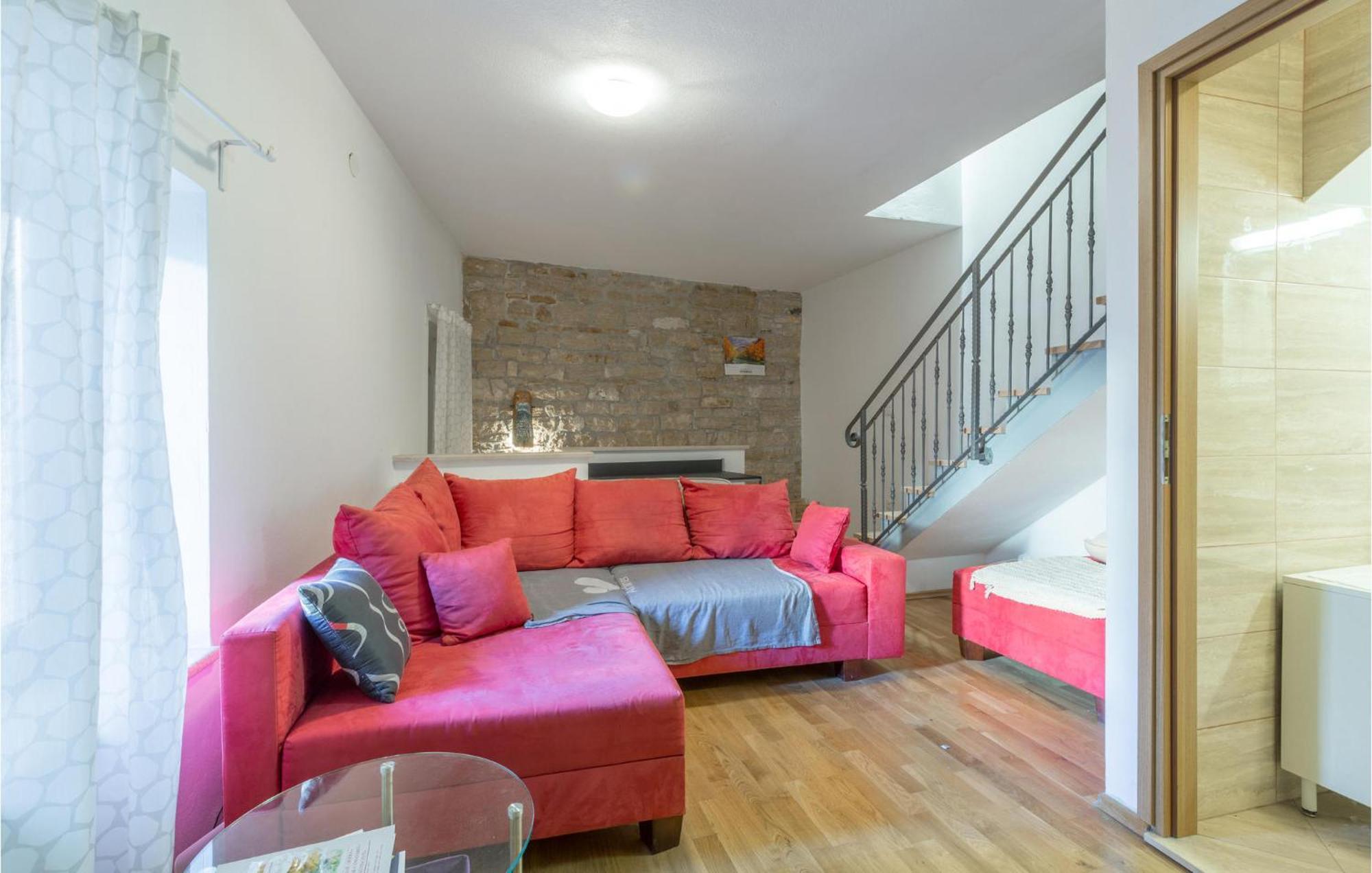 2 Bedroom Stunning Home In Bale Kültér fotó